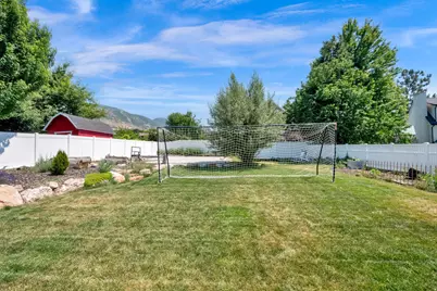 533 W 1850 N, Centerville, UT 84014 - Photo 8