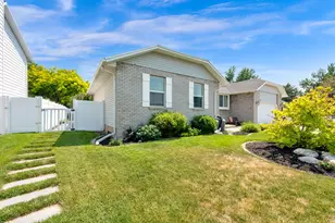 533 W 1850 N, Centerville, UT 84014 - Photo 2