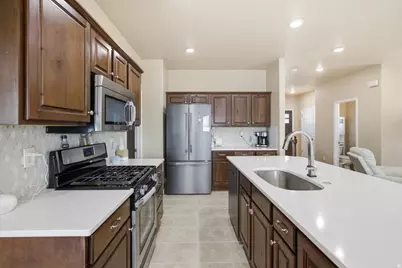 3081 W Bald Mountain Dr S, Taylorsville, UT 84129 - Photo 10
