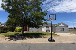 22 W 300 N, Blanding, UT 84511 - Photo 2