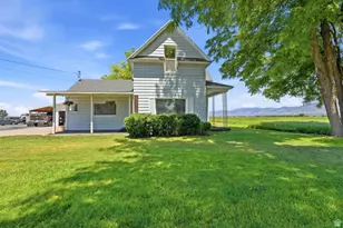 1025 E Main St, Wellsville, UT 84339 - Photo 1