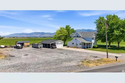 1025 E Main St, Wellsville, UT 84339 - Photo 2