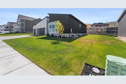 403 N Pinnacle Ct W, Saratoga Springs, UT 84045 - Photo 34