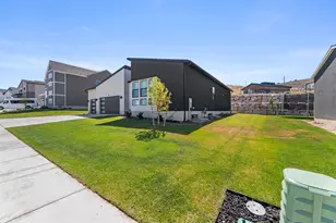 403 N Pinnacle Ct W, Saratoga Springs, UT 84045 - Photo 34