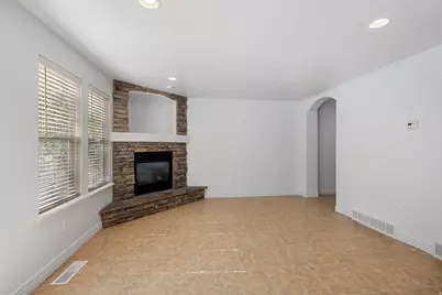 7183 S Villa Place Dr E, Midvale, UT 84047 - Photo 8