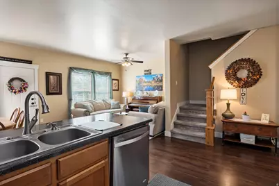 1464 N La Palma Pl, Saratoga Springs, UT 84045 - Photo 8