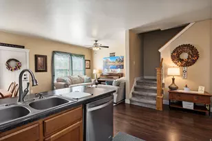 1464 N La Palma Pl, Saratoga Springs, UT 84045 - Photo 8