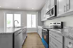 2848 W 4075 S, Roy, UT 84067 - Photo 6