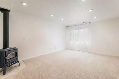 2374 E Summerspring Ln, Salt Lake City, UT 84124 - Photo 10