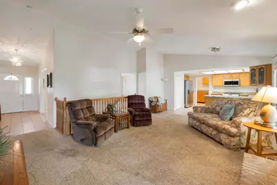 1386 W Bristol Ridge Rd S, West Jordan, UT 84088 - Photo 4