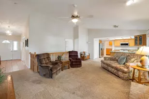 1386 W Bristol Ridge Rd S, West Jordan, UT 84088 - Photo 4