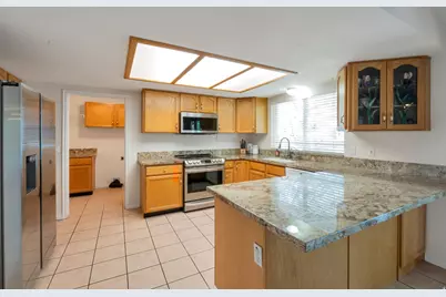 1386 W Bristol Ridge Rd S, West Jordan, UT 84088 - Photo 6