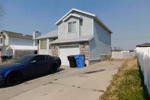 5707 S Esprit Dr W, Kearns, UT 84118 - Photo 2