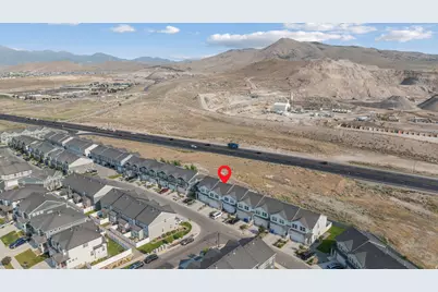 4477 E Hurstbourne Dr, Eagle Mountain, UT 84005 - Photo 38