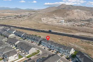 4477 E Hurstbourne Dr, Eagle Mountain, UT 84005 - Photo 38