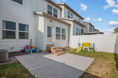 4477 E Hurstbourne Dr, Eagle Mountain, UT 84005 - Photo 32