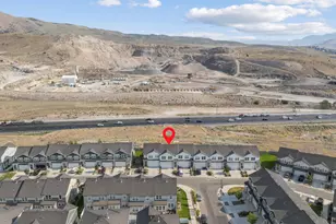 4477 E Hurstbourne Dr, Eagle Mountain, UT 84005 - Photo 40