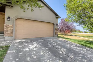 5552 W Eagle Peak Dr S, Herriman, UT 84096 - Photo 2