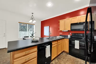7902 S Dove Creek Ln W, West Jordan, UT 84081 - Photo 12
