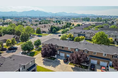 7902 S Dove Creek Ln W, West Jordan, UT 84081 - Photo 26