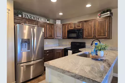 309 W 1950 N, Harrisville, UT 84414 - Photo 4