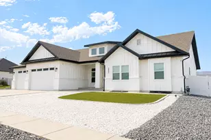 2993 E Lake Vista Dr, Eagle Mountain, UT 84005 - Photo 2
