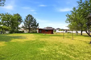 2252 W 800 N, Clinton, UT 84015 - Photo 32