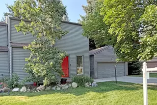 3077 E Nordic Dr S, Sandy, UT 84093 - Photo 2