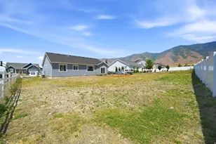 1266 E Blue Moon Dr N, Lake Point, UT 84074 - Photo 40