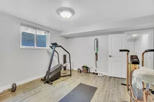 2505 E Robidoux Rd, Sandy, UT 84093 - Photo 40
