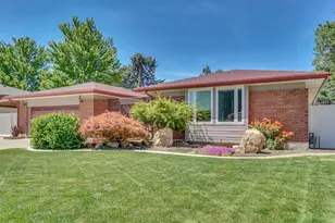2505 E Robidoux Rd, Sandy, UT 84093 - Photo 52