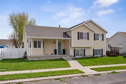 2152 E Weeping Willow Way N, Eagle Mountain, UT 84005 - Photo 2