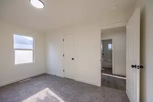 4560 W 5540 S, Kearns, UT 84118 - Photo 20