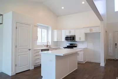 727 W Sandhill Dr, Lehi, UT 84043 - Photo 4