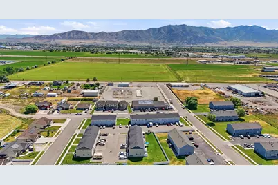 2460 W 450 N #10, Tremonton, UT 84337 - Photo 18