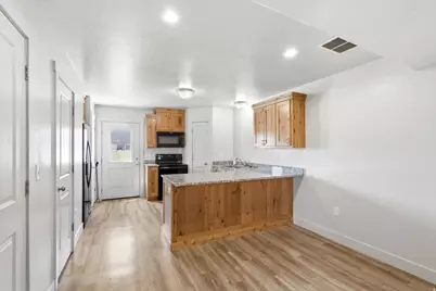 2460 W 450 N #10, Tremonton, UT 84337 - Photo 8