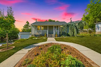 355 E 825 N, Centerville, UT 84014 - Photo 2