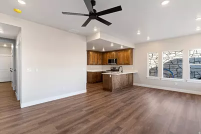 3139 N 3150 E #119, Layton, UT 84040 - Photo 12