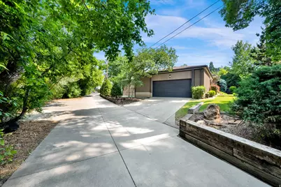 2801 Valley View Ave, Holladay, UT 84117 - Photo 2