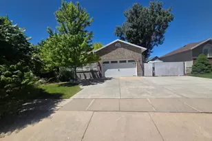 2443 N 950 W, Layton, UT 84041 - Photo 2