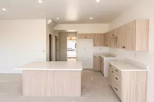 1067 N Summit View Dr, Harrisville, UT 84404 - Photo 2