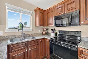 2361 E Ox Yoke Dr, Eagle Mountain, UT 84005 - Photo 10