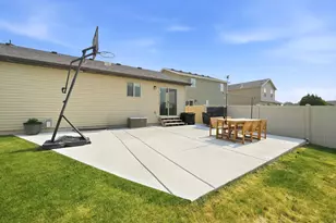 2361 E Ox Yoke Dr, Eagle Mountain, UT 84005 - Photo 34