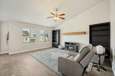 719 W Shavey Ln, Springville, UT 84663 - Photo 10