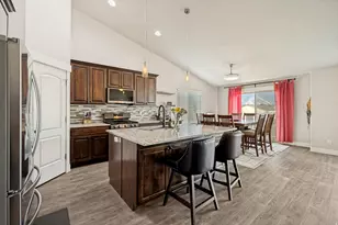 719 W Shavey Ln, Springville, UT 84663 - Photo 4
