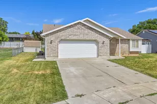 5078 S 3425 W, Roy, UT 84067 - Photo 2