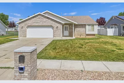 5078 S 3425 W, Roy, UT 84067 - Photo 4