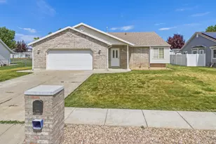 5078 S 3425 W, Roy, UT 84067 - Photo 4