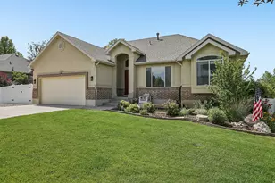 1359 W 2175 S, Syracuse, UT 84075 - Photo 2