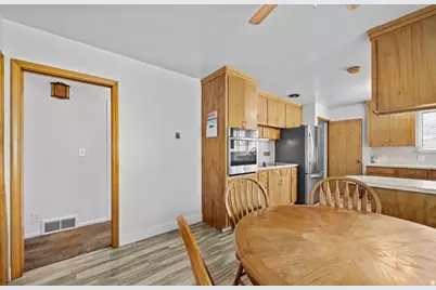366 S 500 E, River Heights, UT 84321 - Photo 8